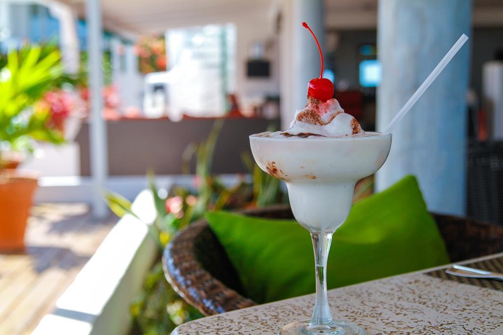 Trade Winds Hotel Dickenson Bay Zewnętrze zdjęcie