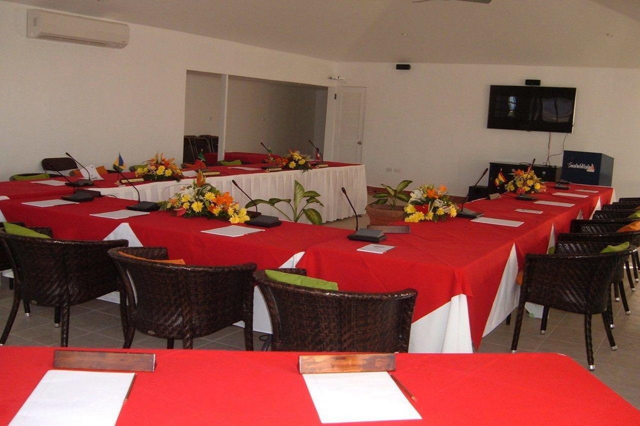 Trade Winds Hotel Dickenson Bay Zewnętrze zdjęcie
